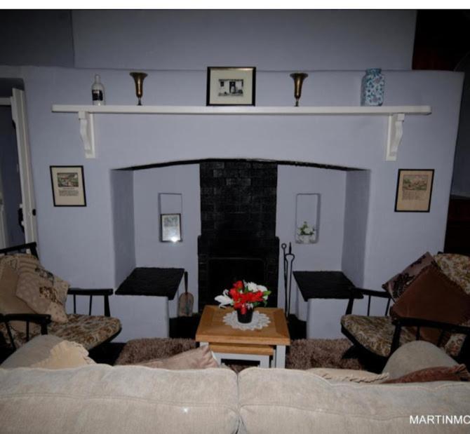 Thatcted Cottages Lough Derg Dromineer Eksteriør bilde